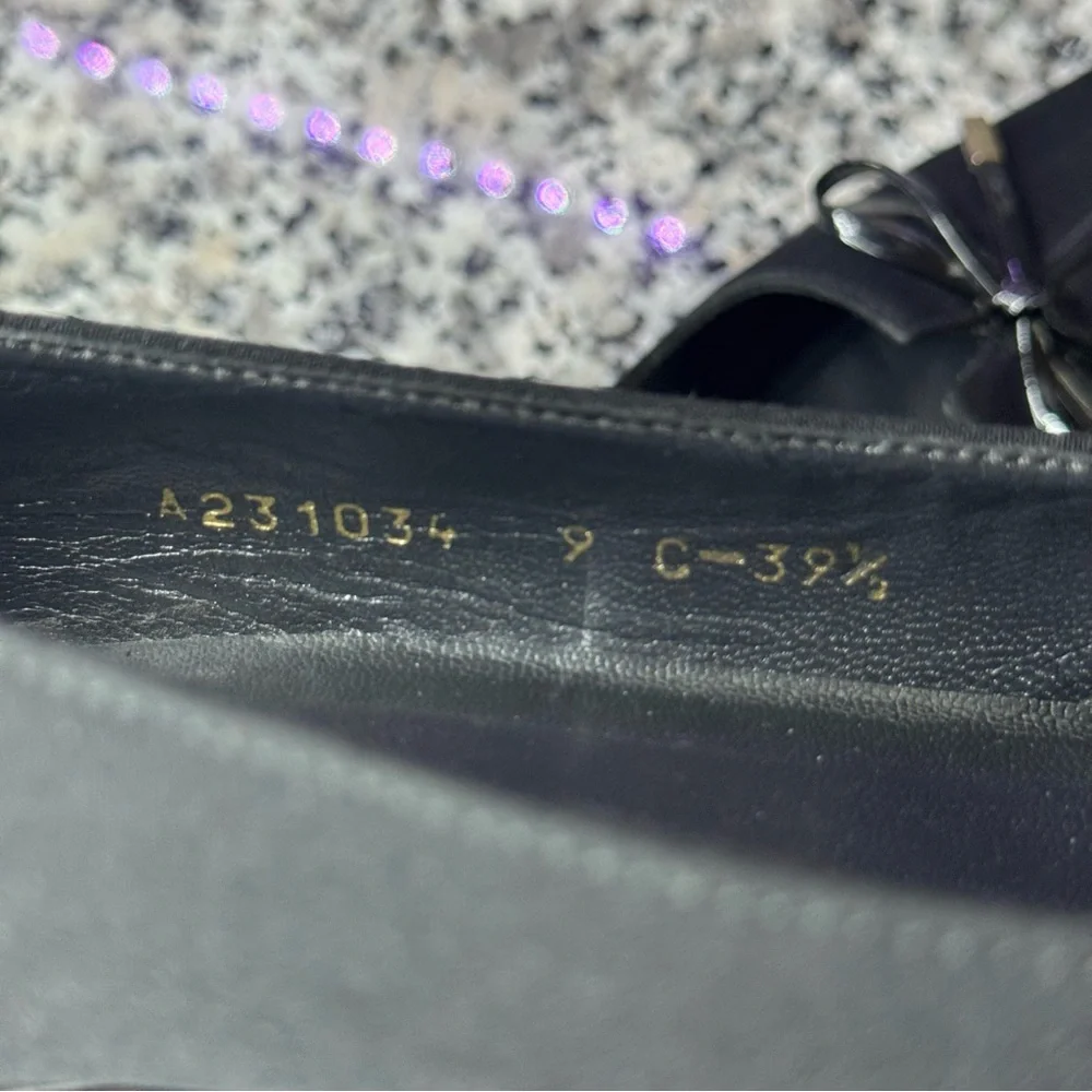 Stuart Weitzman Elegant Black Minimal Women's Kitten Heels Shoes Size 9 - Picture 10 of 10